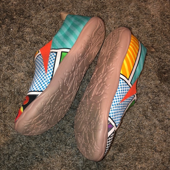 U in story shoes. Size 8.5. Very good condition. - Picture 2 of 6